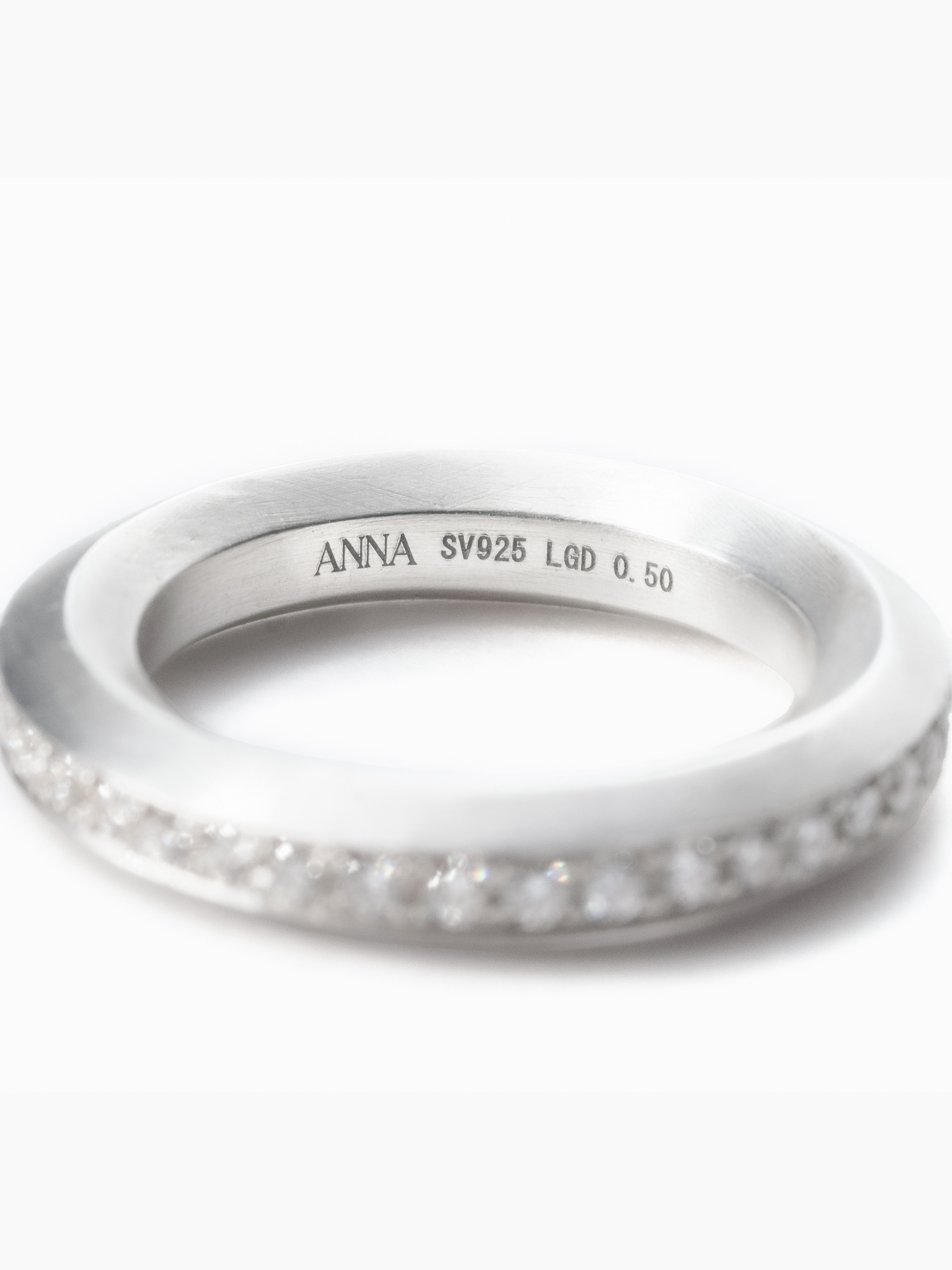 Rokka 1 Row Diamond Ring内側画像(ラボグロウンダイヤモンドと都市鉱山由来のSV925のリング)