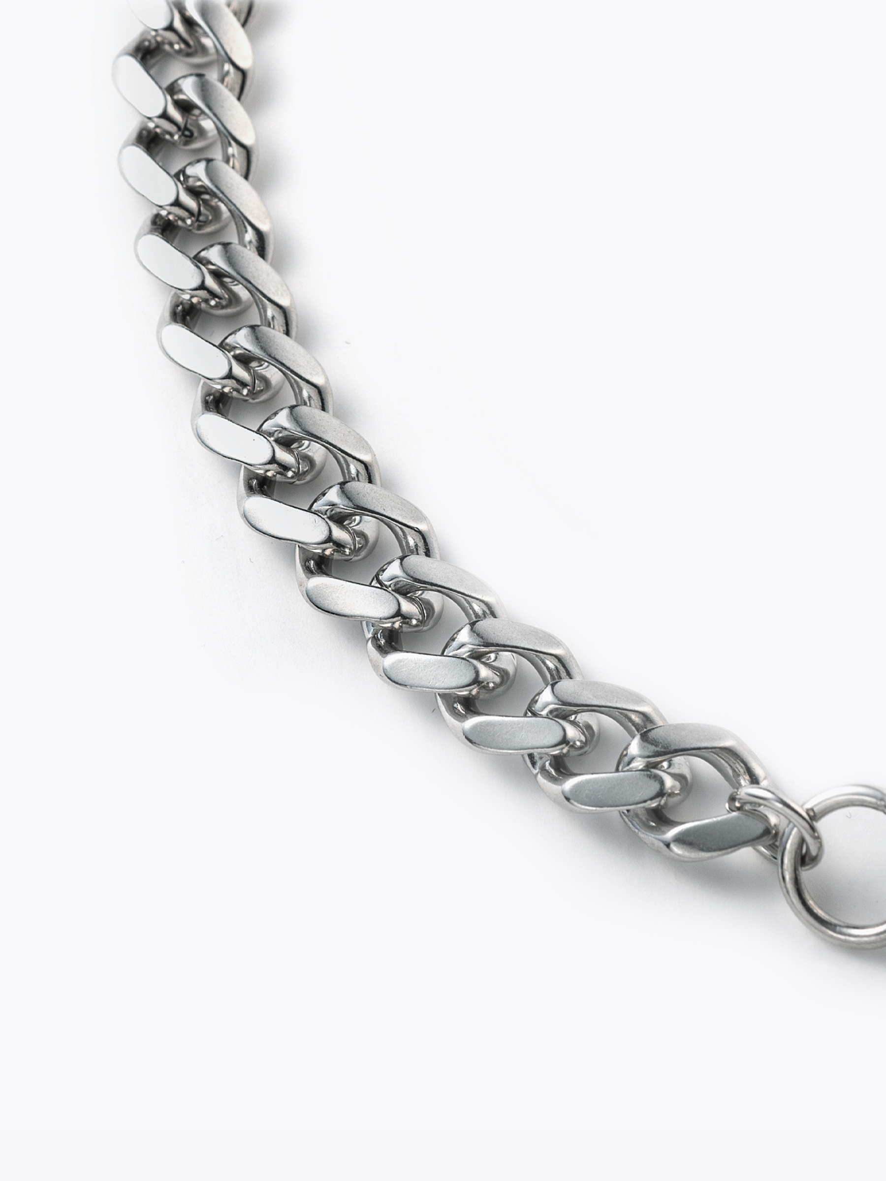 Reshine ball necklaceのチェーン部分の画像(都市鉱山由来の真円とアコヤ真珠のネックレス)