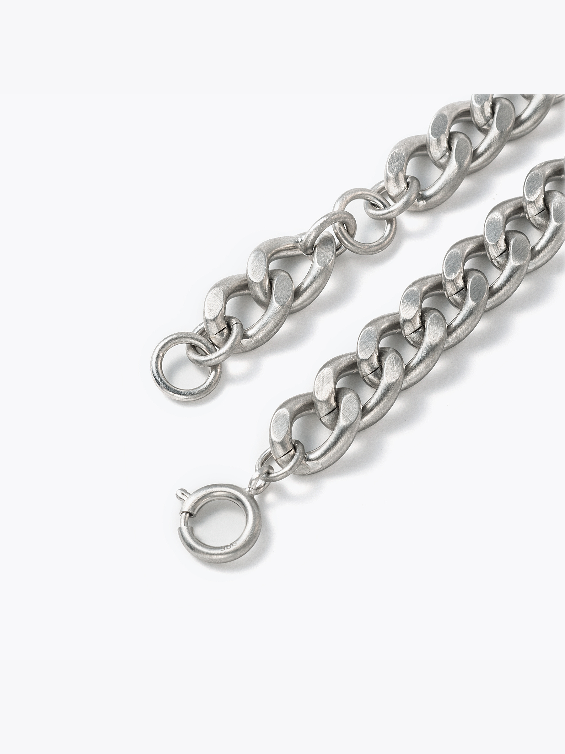 Reshine scratch bracelet 30 labgrowndiamondsの留め具画像(ラボグロウンダイヤモンドと都市鉱山由来のSV925のブレスレット)