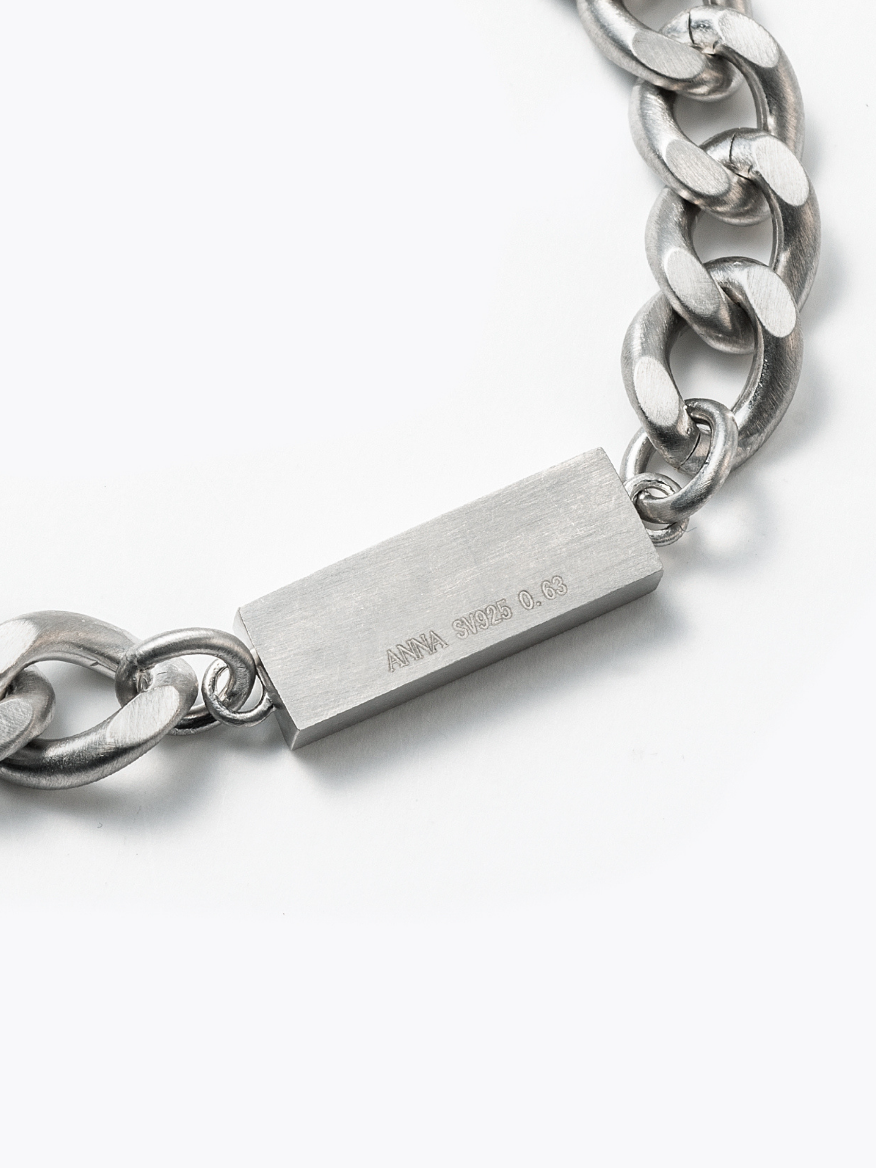 Reshine scratch bracelet 30 labgrowndiamondsの背面画像(ラボグロウンダイヤモンドと都市鉱山由来のSV925のブレスレット)