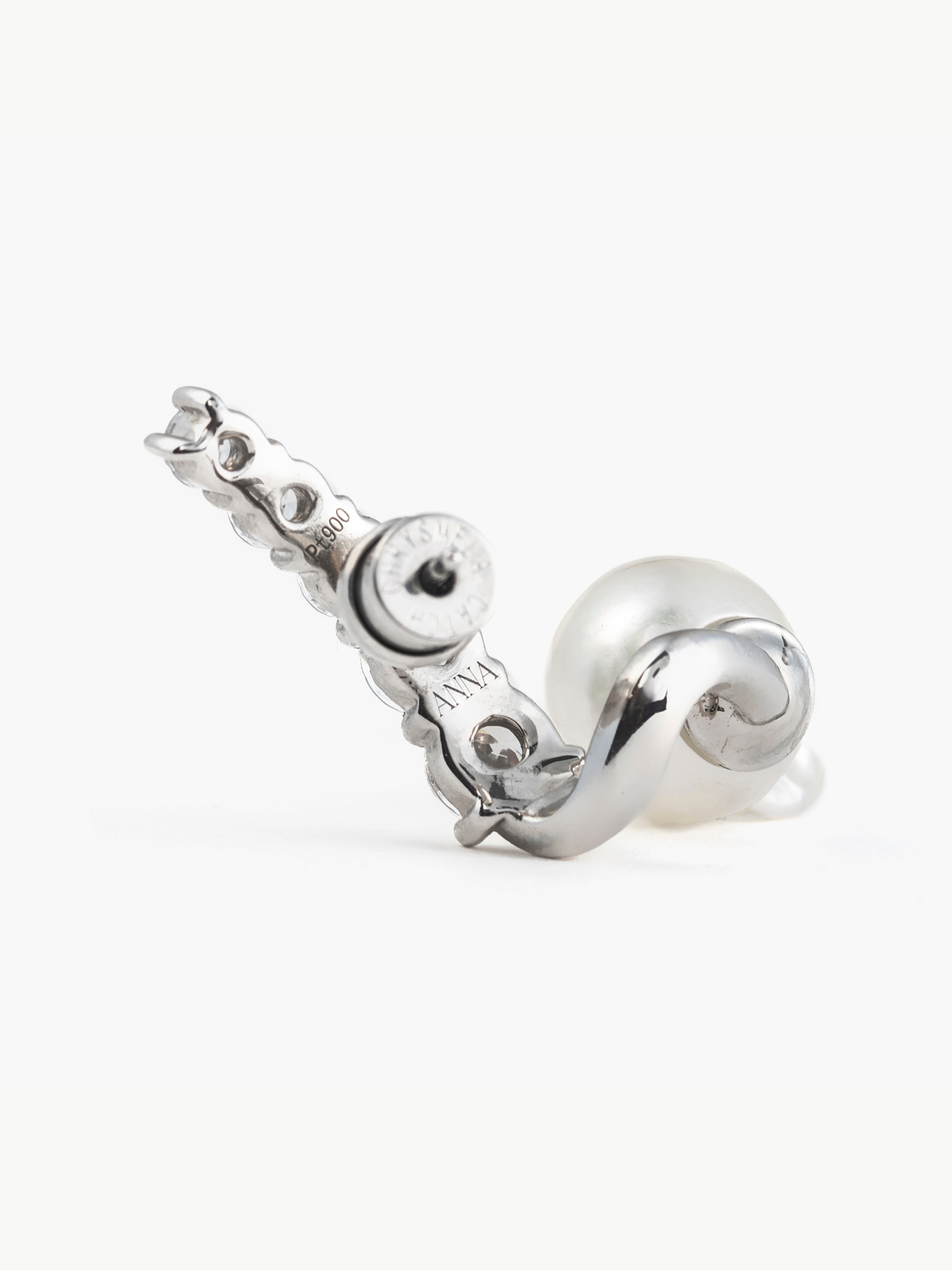 Fluid pearl earrings (pair)背面画像(ラボグロウンダイヤモンドとアコヤ真珠のイヤリング)