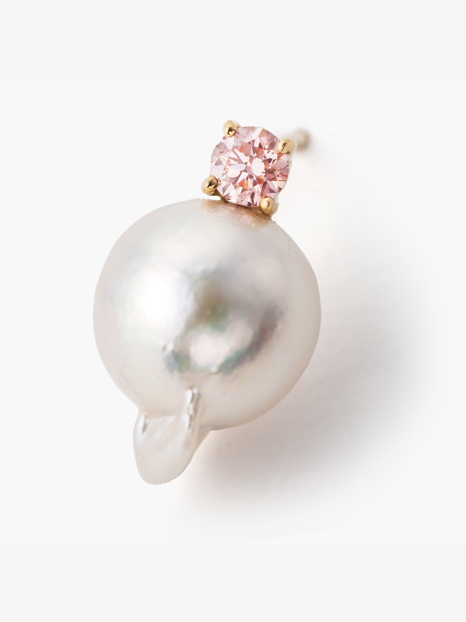 Akoya pearl point earrings / pink (pair)の拡大画像(アコヤ真珠とピンクラボグロウンダイヤモンドのイヤリング)