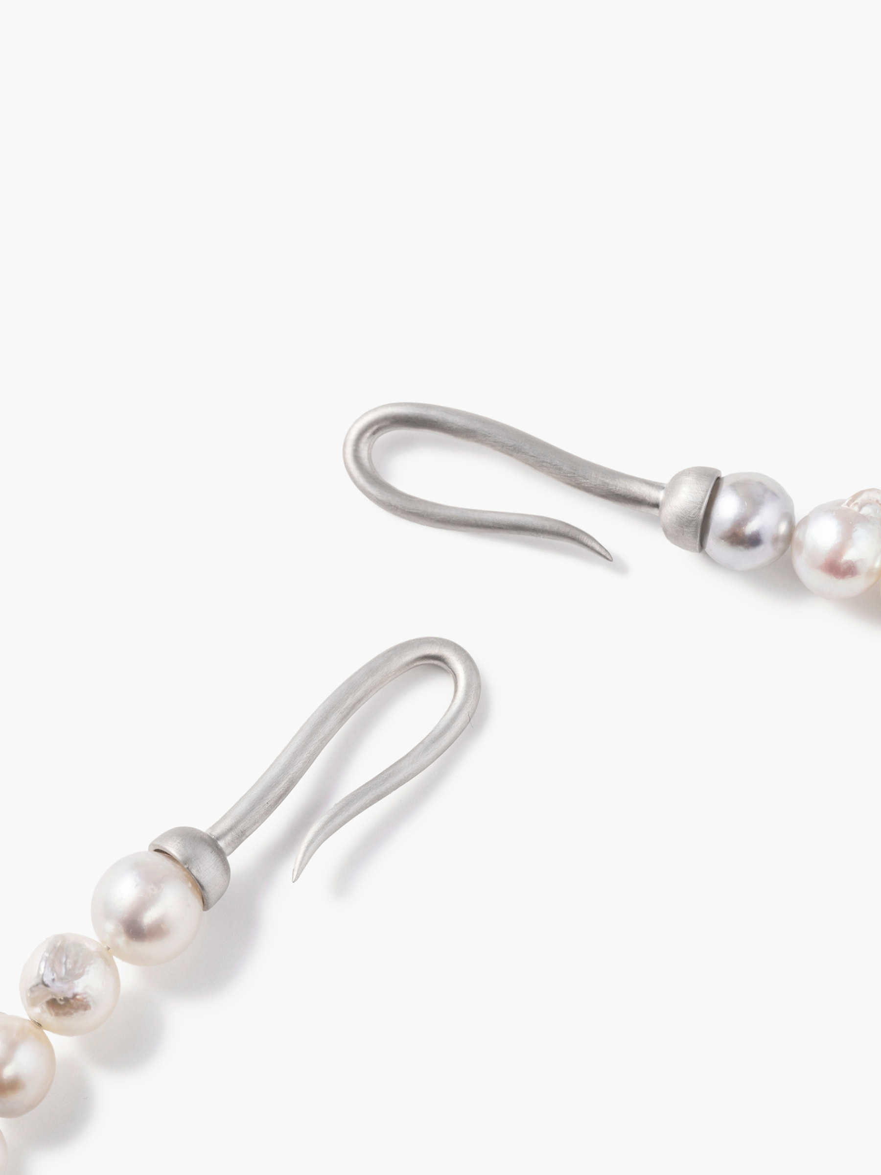 Hug the World Necklace with Akoya Pearls 留め具画像(アコヤ真珠のネックレス)