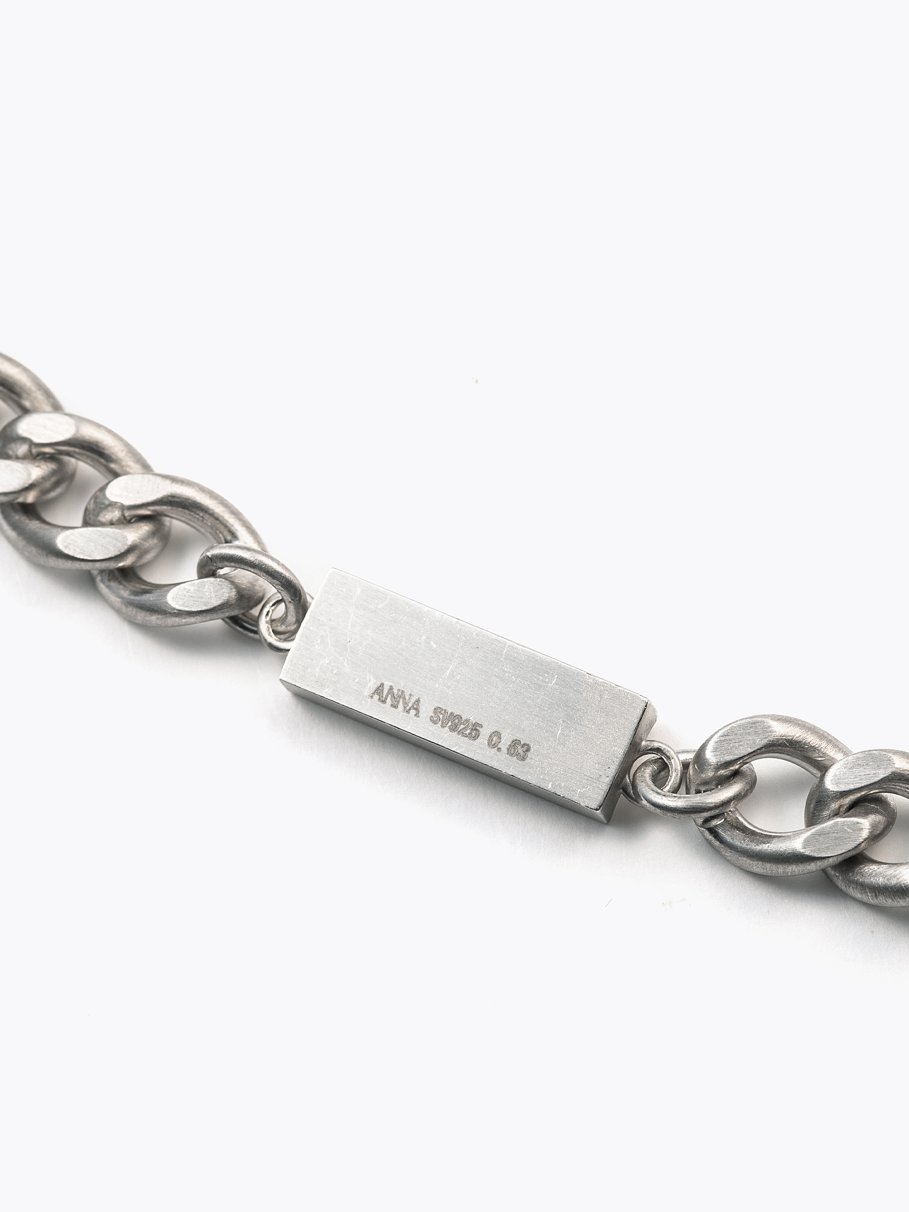 Reshine scratch necklace 30 labgrowndiamondsの背面画像(ラボグロウンダイヤモンドと都市鉱山由来のSV925のネックレス)