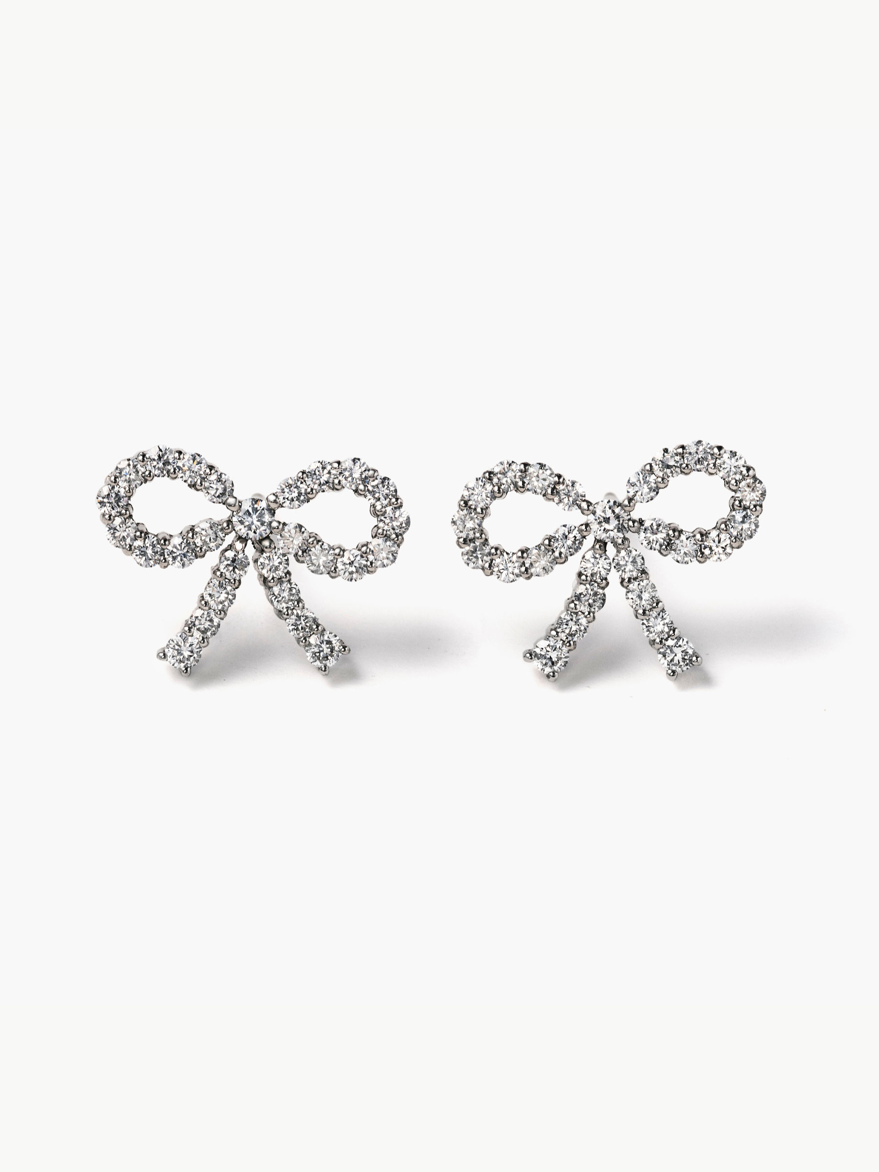 Ribbon earrings Pt (pair)正面画像(ラボグロウンダイヤモンドのリボンイヤリング)