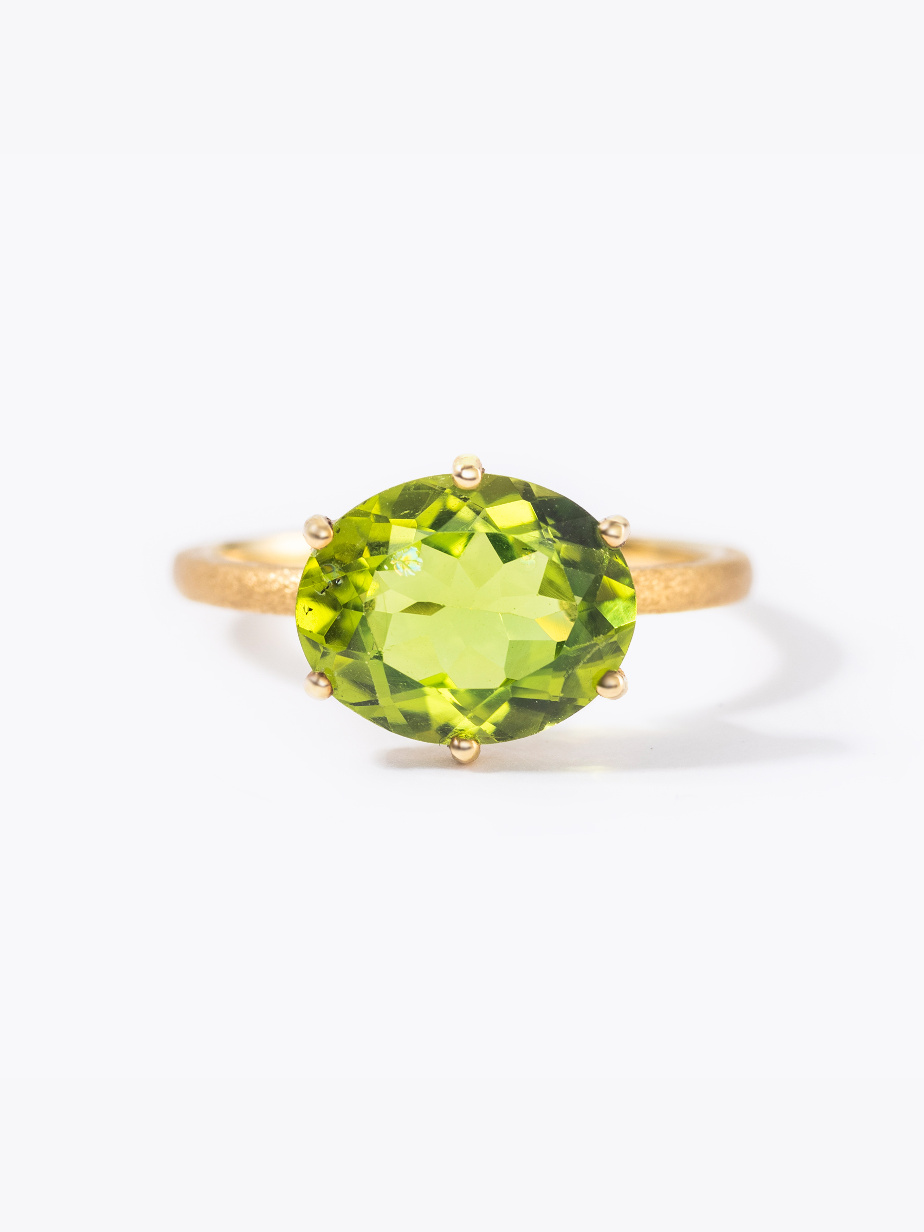 K18WG ペリドット リング 1.78CT K18WG ペリドット リング 1.78CT