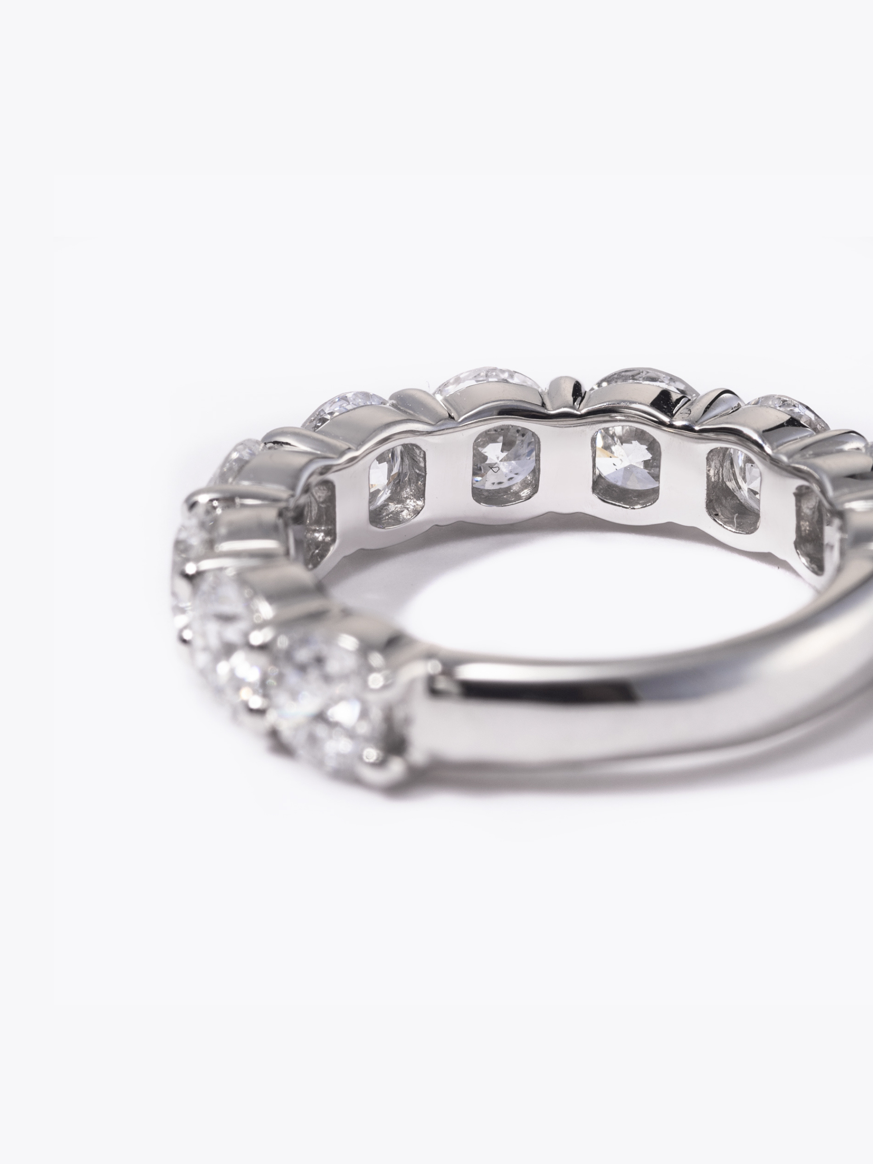 Half eternity ring 3ct Ptの背面画像(ラボグロウンダイヤモンドのリング)