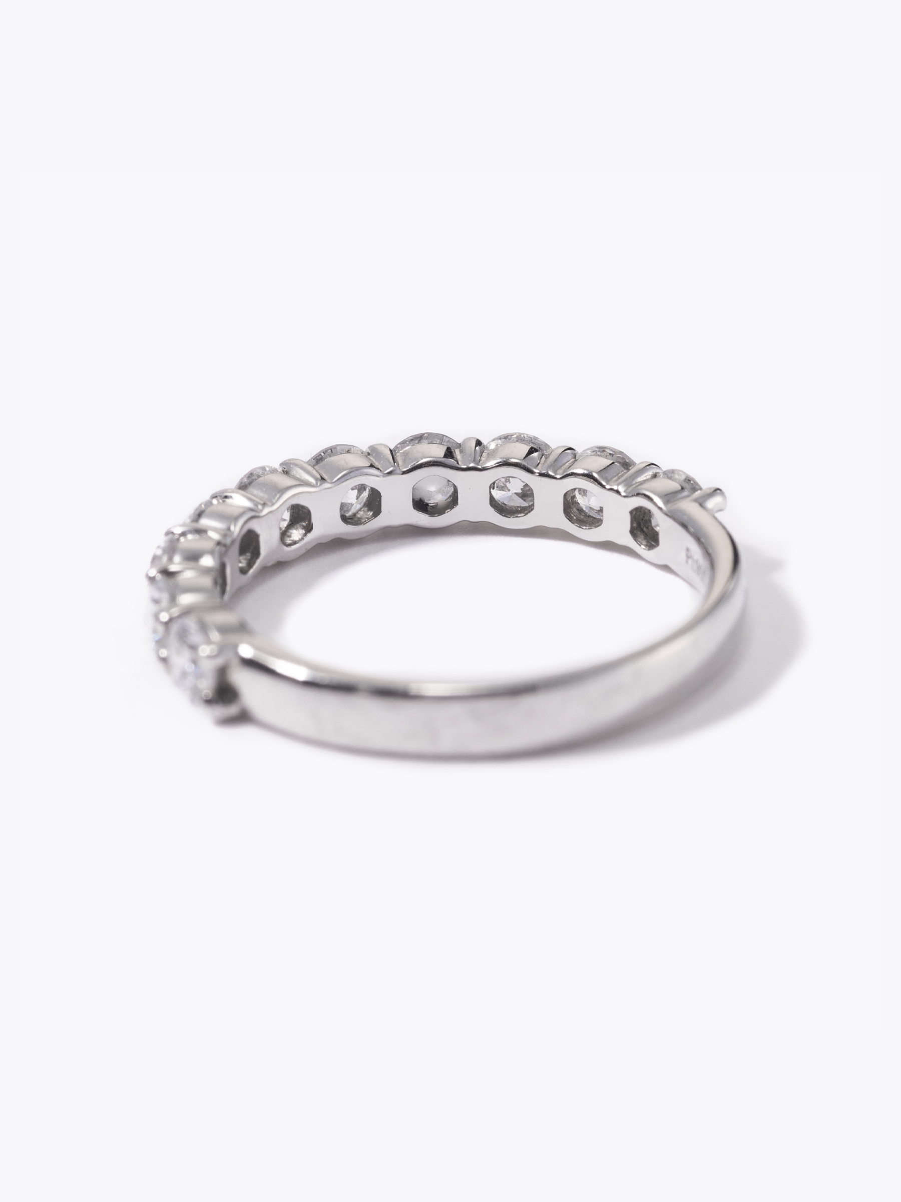 Half eternity ring 1ct Ptの背面画像(ラボグロウンダイヤモンドのリング)