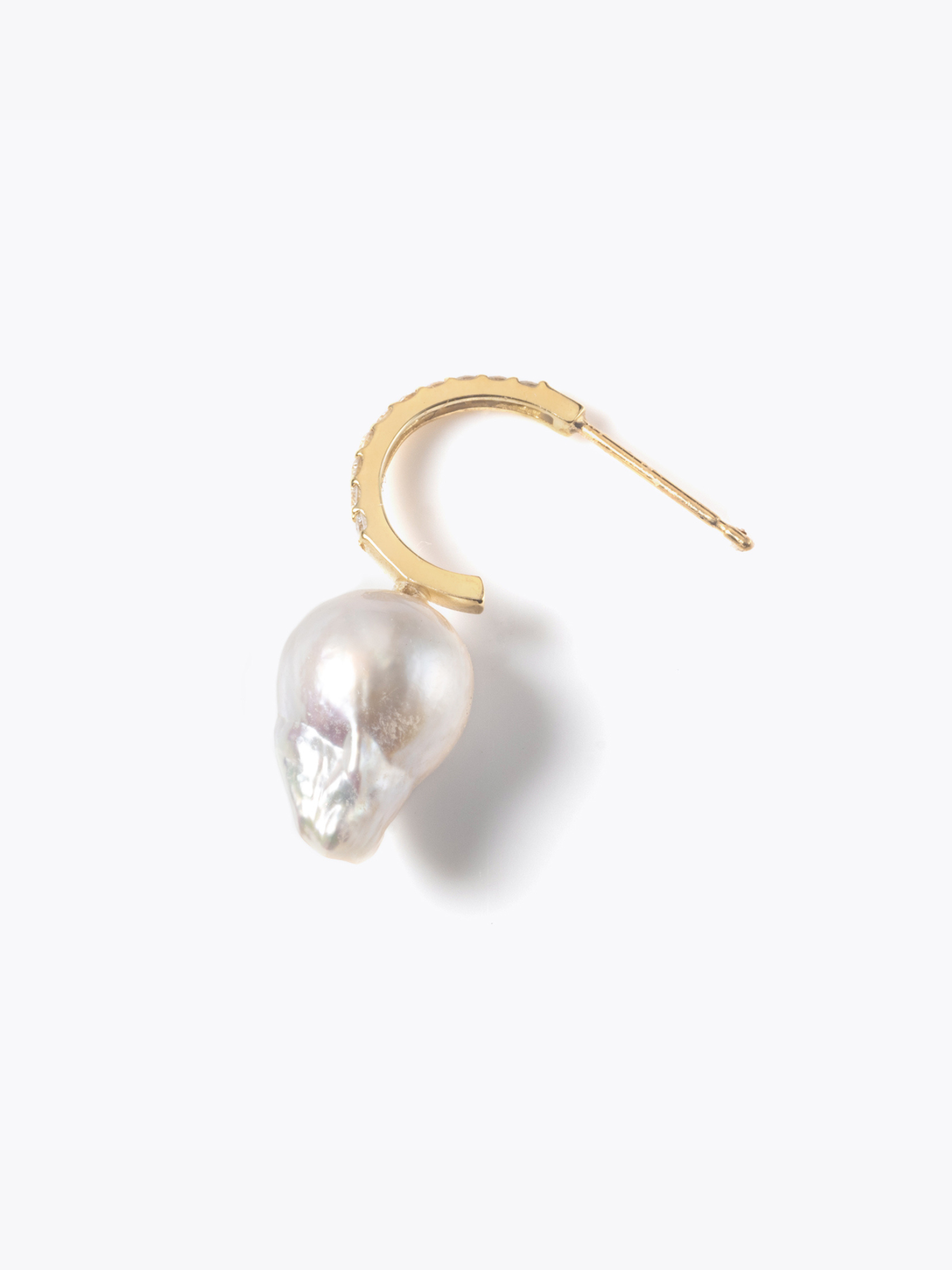 Akoya pearl diamond earrings (pair)の側面画像(ラボグロウンダイヤモンドとアコヤ真珠のイヤリング)