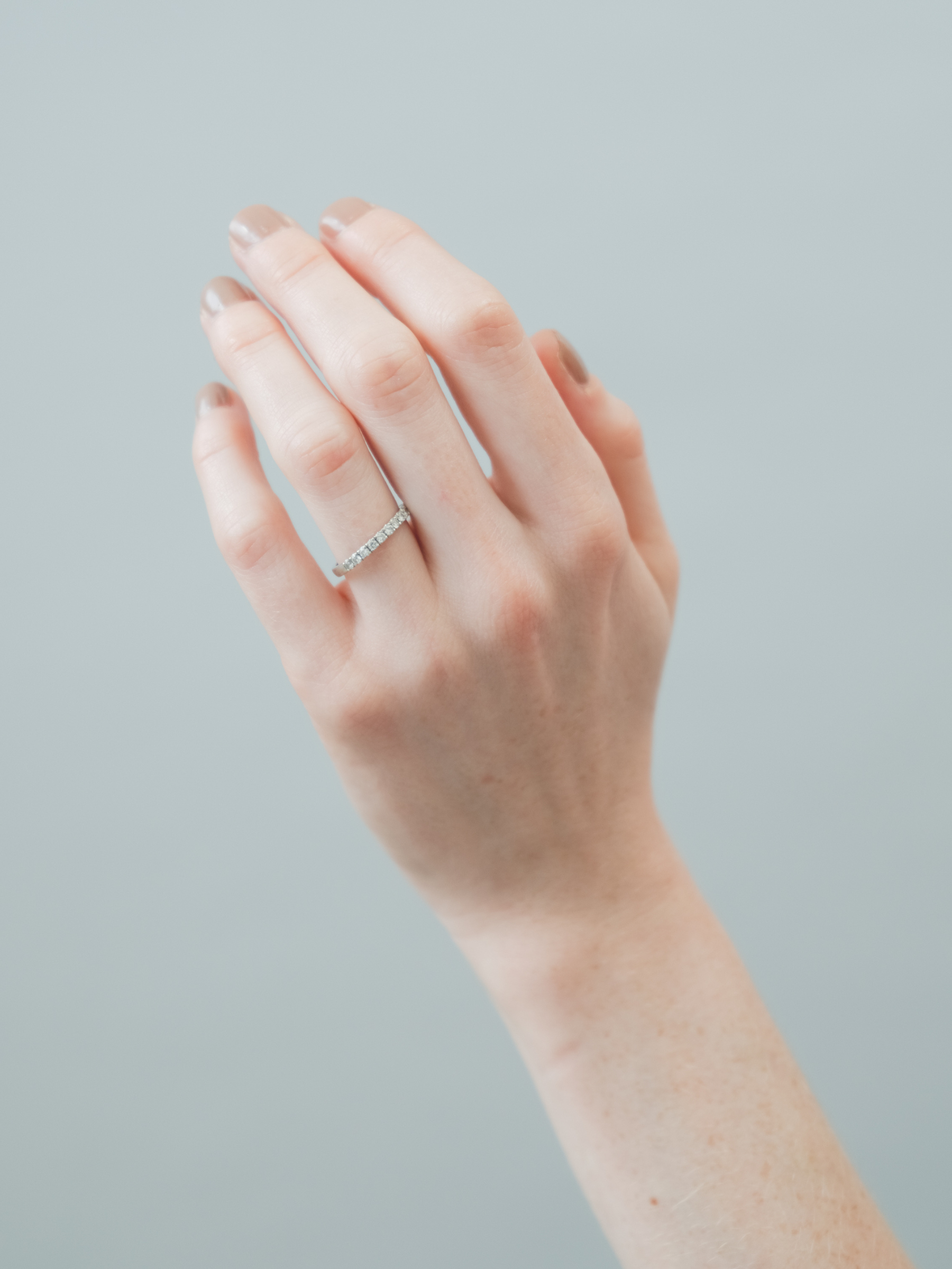 Half eternity ring 0.3ct 10KWGの着用画像(ラボグロウンダイヤモンドのハーフエタニティリング)