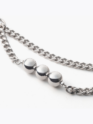 Reshine ball necklace with Akoyaの真円画像（都市鉱山由来の真円のボールと、アコヤ真珠のネックレス）