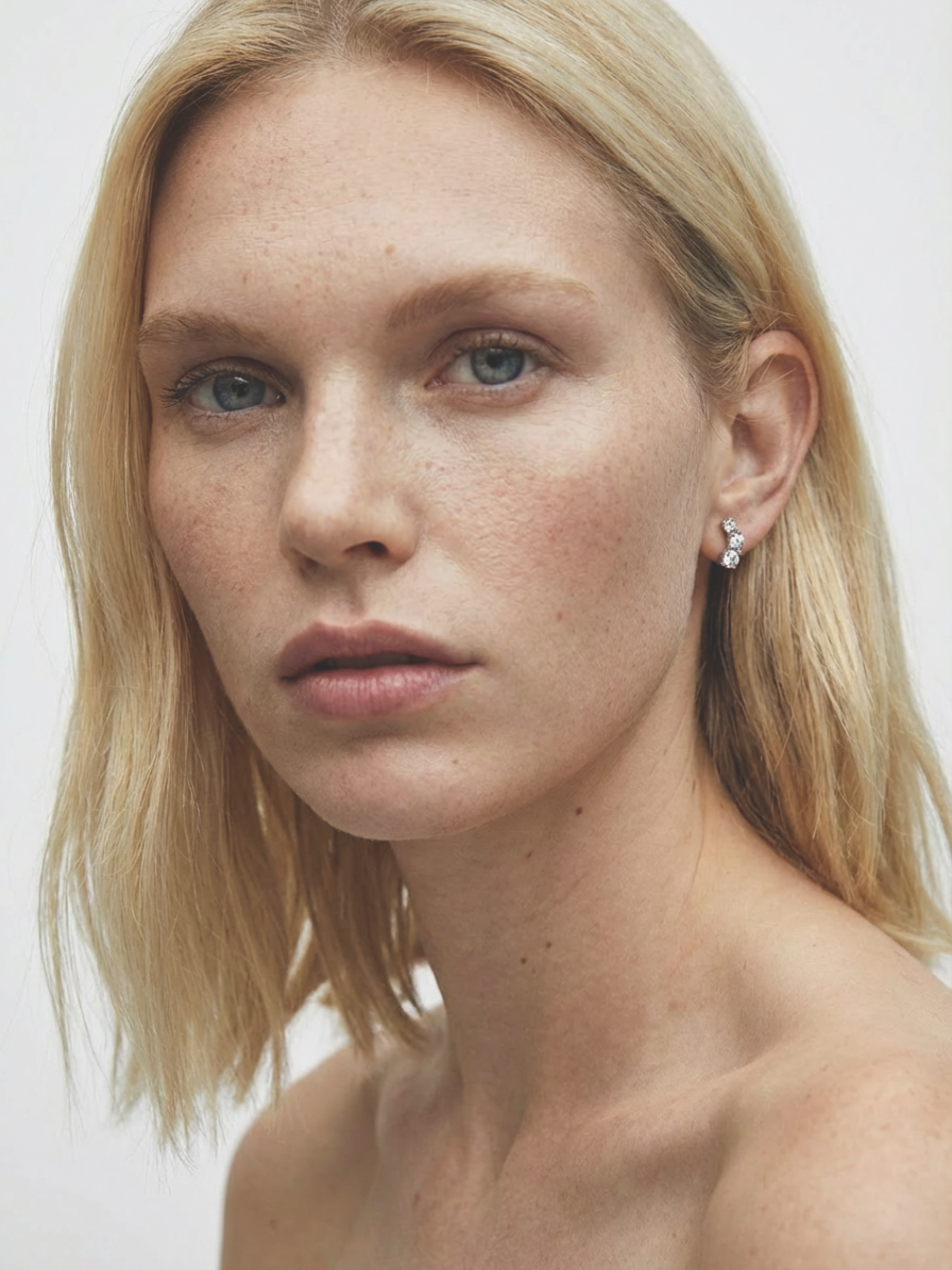 [Fluidity of Love]  Fluid diamond earrings (pair)