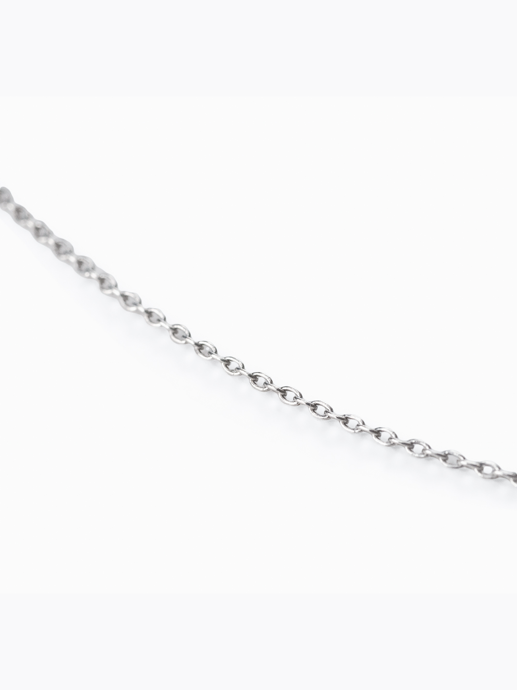 Rokka Bar Chain Pierceチェーン画像（ラボグロウンダイヤモンドと都市鉱山由来のSV925のピアス）