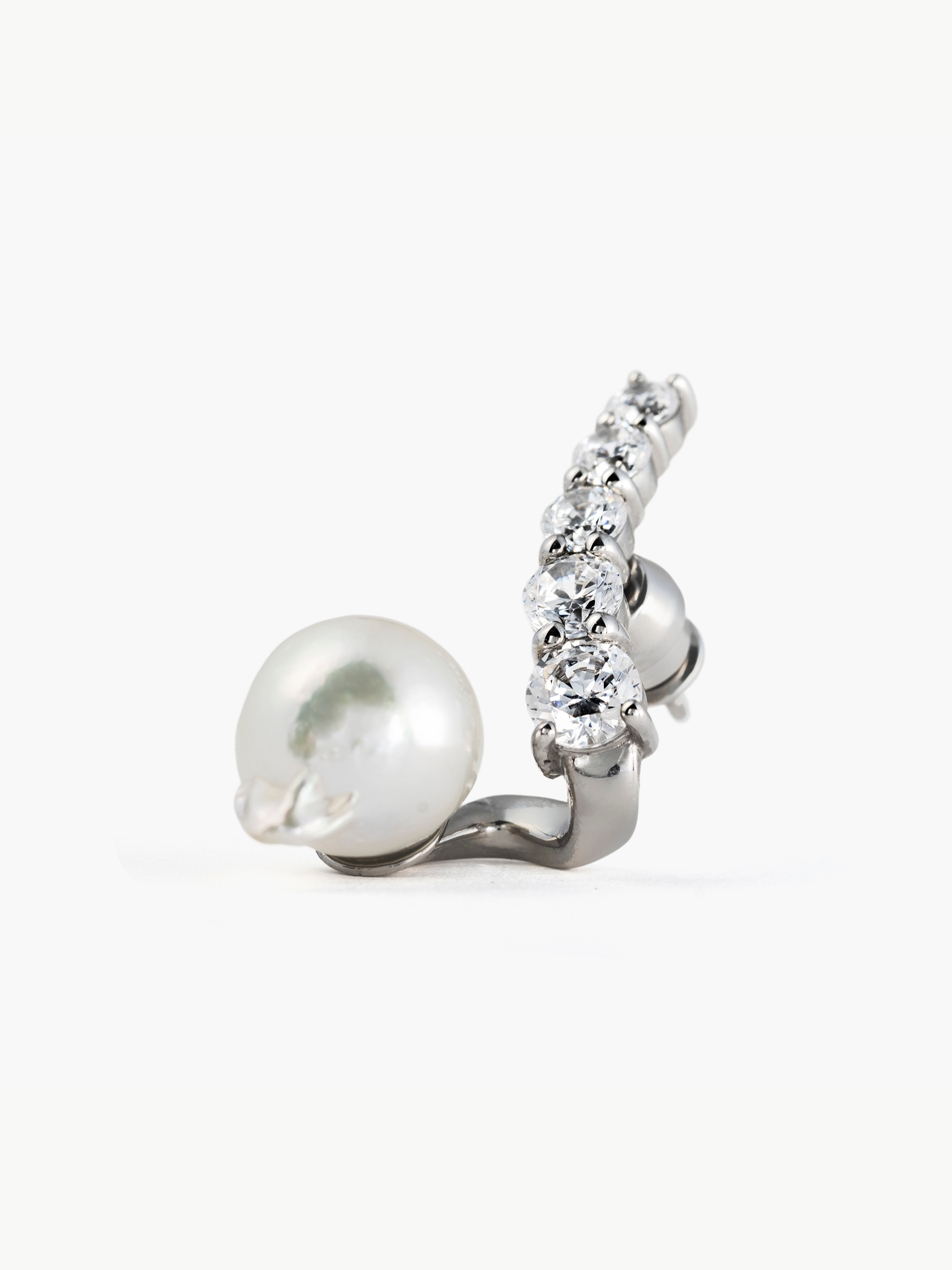 [Fluidity of Love] Fluid pearl earrings (pair)