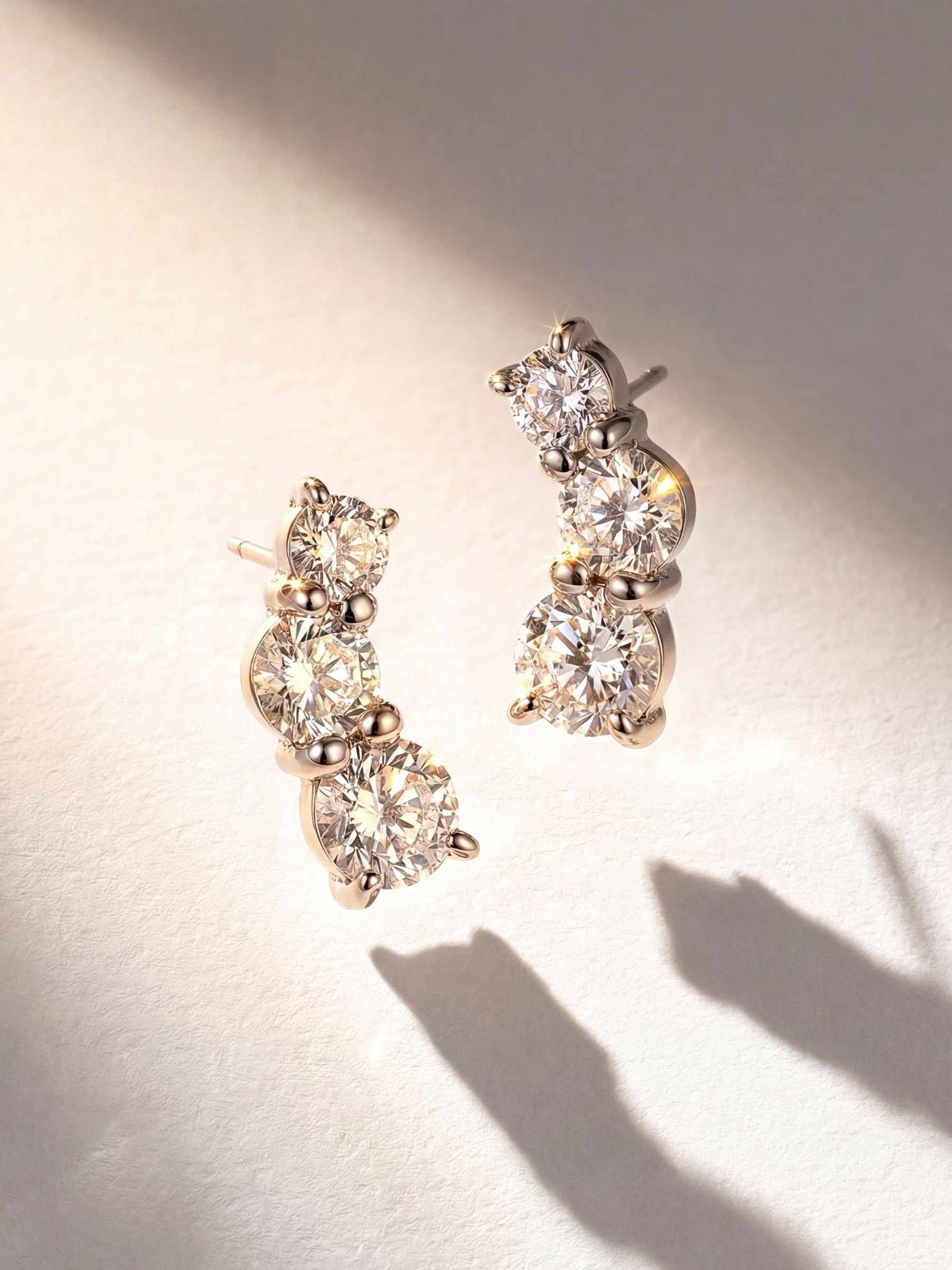 [Fluidity of Love]  Fluid diamond earrings (pair)