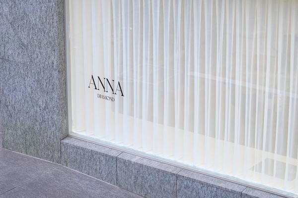 ANNA DIAMOND Gallery