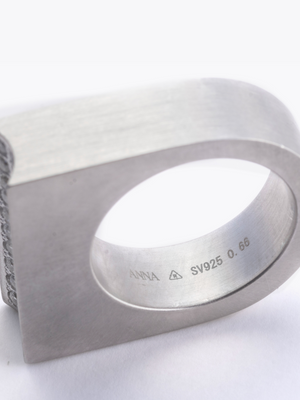 Reshine scratch ring 30 labgrowndiamondsの地金画像（ラボグロウンダイヤモンドと都市鉱山由来のSV925リング）
