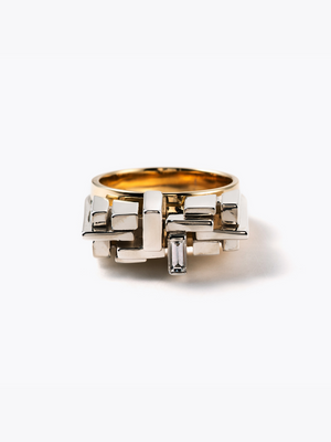 Reshine city ringの正面画像（18KYG、ラボグロウンダイヤモンド、都市鉱山由来のSV925のリング）