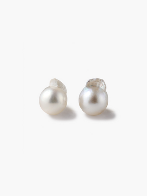 Akoya pearl stud earrings (pair) White正面画像