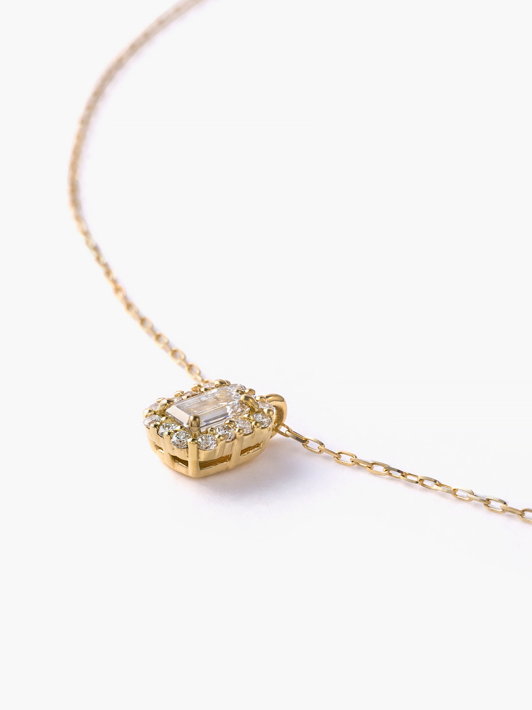 [Lumiere] Petit Halo necklace with Emerald LabgrownDiamond