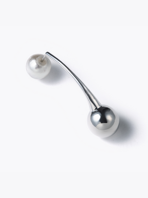 Reshine ball long earrings with Akoya (pair)の拡大画像（都市鉱山由来の真円とアコヤ真珠のイヤリング）