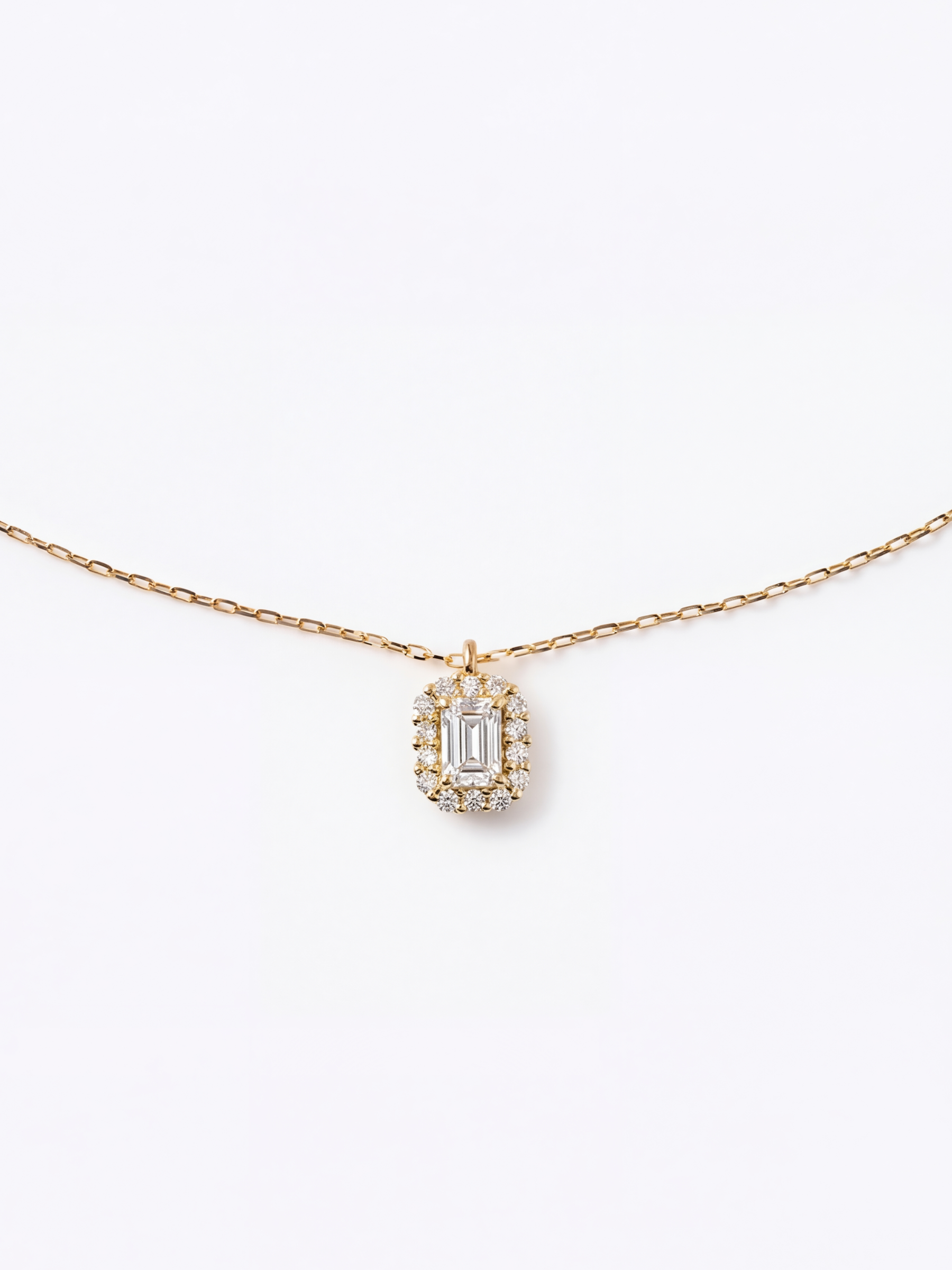 [Lumiere] Petit Halo necklace with Emerald Lab-grown Diamond