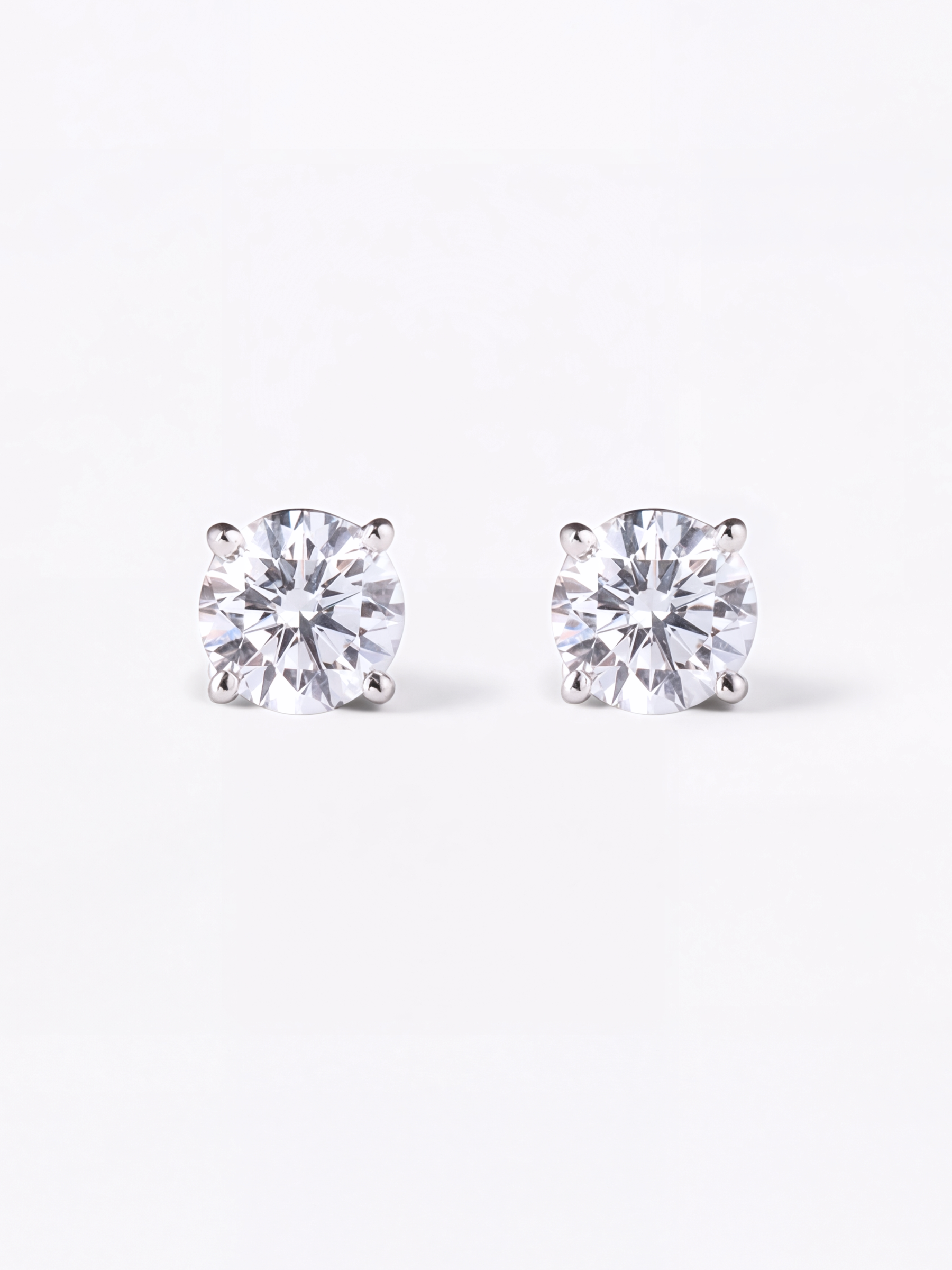 [Lumière] The earrings 0.5ct×2 (total 1ct) (pair)