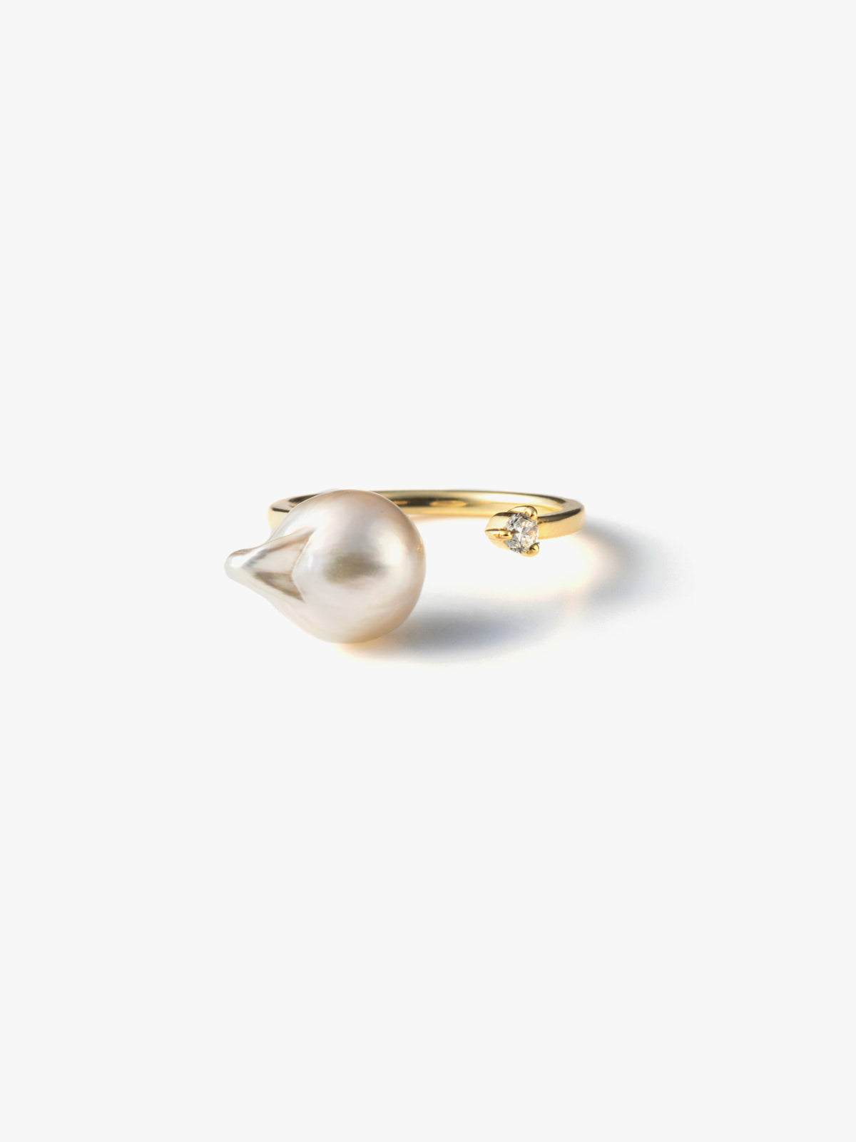 Akoya pearl ringの10KYG正面画像（アコヤ真珠とラボグロウンダイヤモンドのリング）