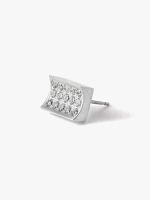Reshine scratch earrings 30 labgrowndiamonds (Pair)の拡大画像（ラボグロウンダイヤモンドと都市鉱山由来のSV925のイヤリング）
