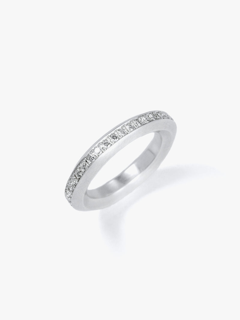 Rokka 1 Row Diamond Ring上向き画像（ラボグロウンダイヤモンドと都市鉱山由来のSV925のリング）