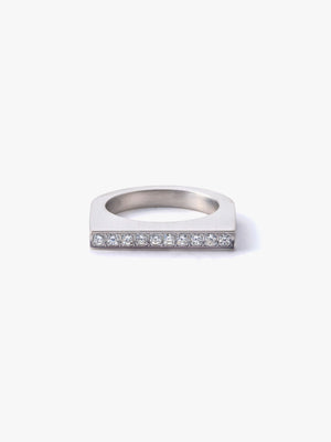 Reshine scratch ring 10 labgrowndiamondsの正面画像（ラボグロウンダイヤモンドと都市鉱山由来のSV925のリング）