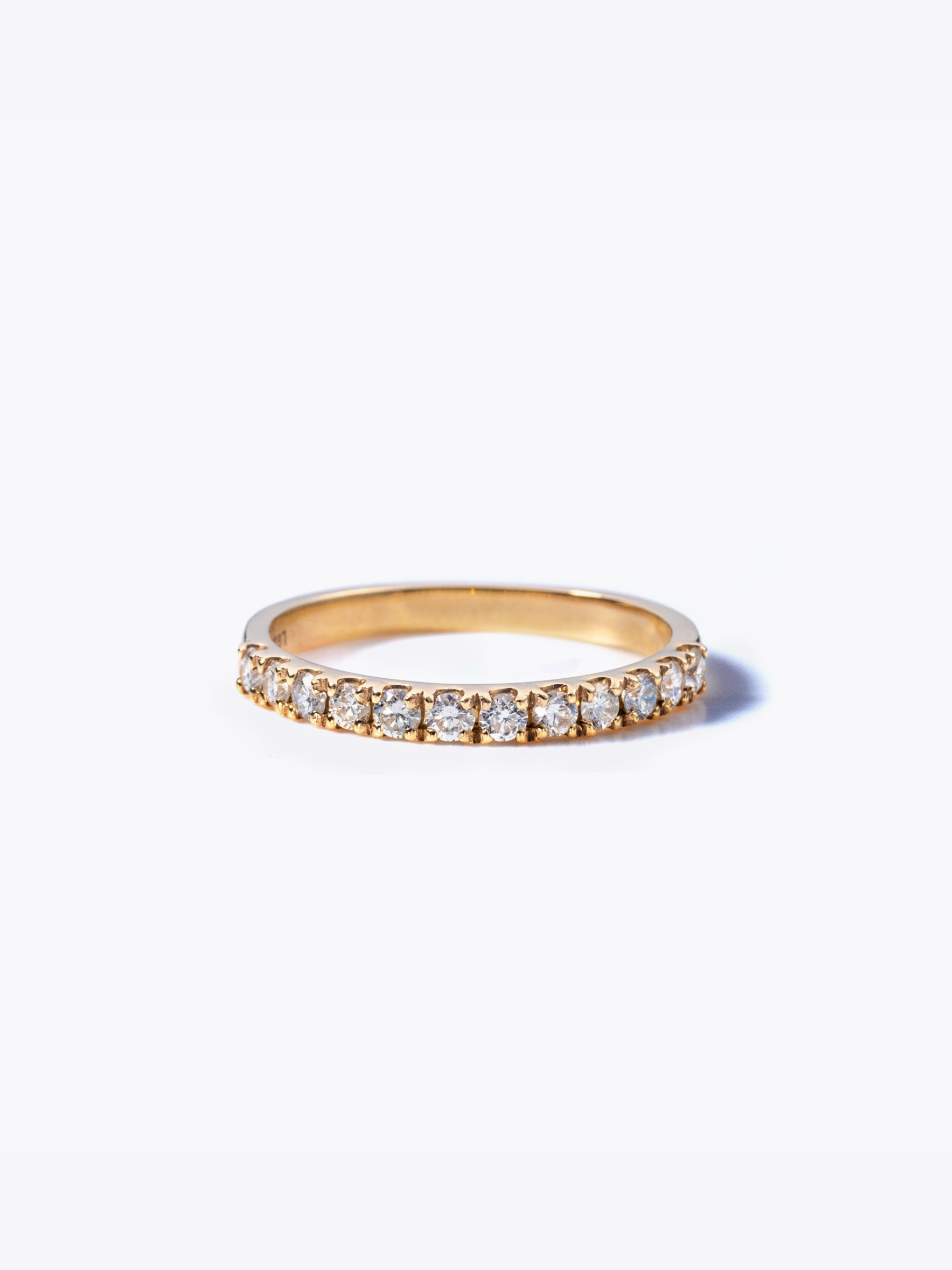Half eternity ring 0.3ct 10KYGの正面画像(ラボグロウンダイヤモンドのハーフエタニティリング)