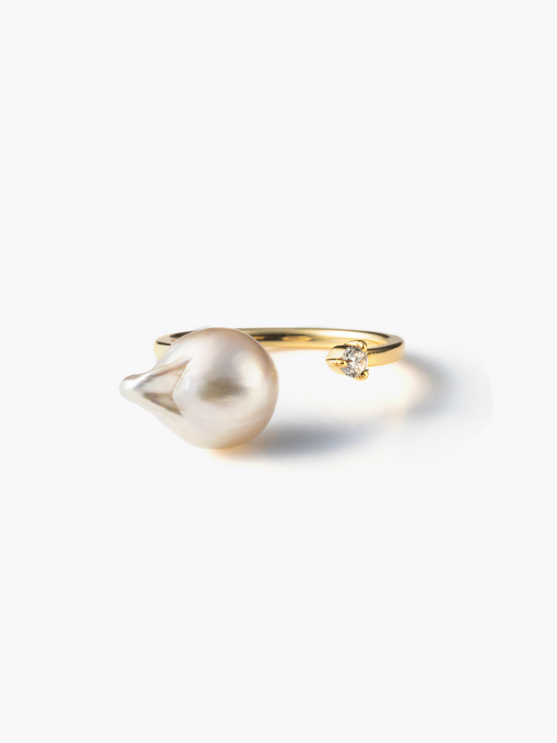 Akoya pearl ringの10KYG正面画像（アコヤ真珠とラボグロウンダイヤモンドのリング）