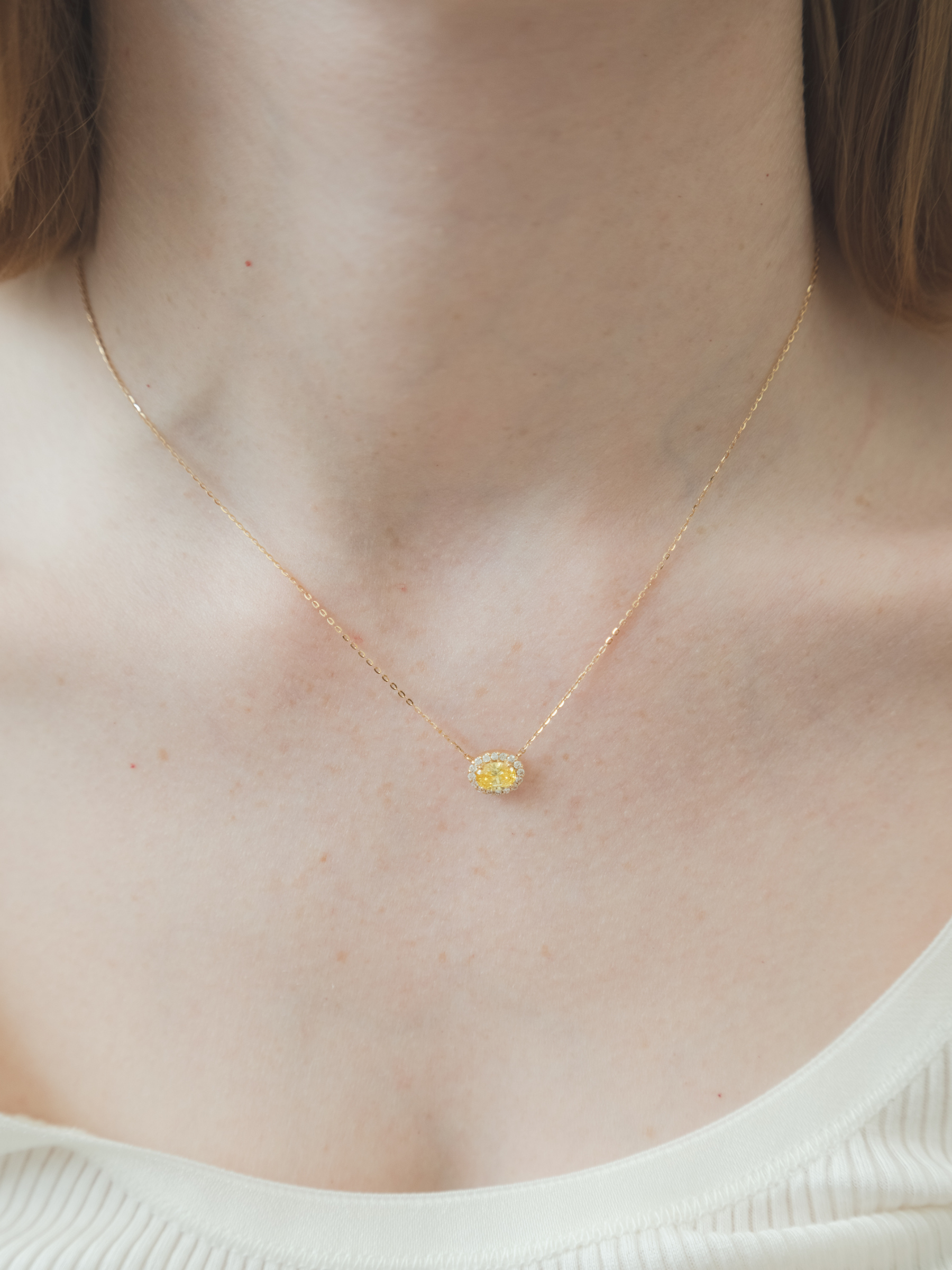 [dignité] Yellow labgrowndiamond halo necklace Quick Delivery