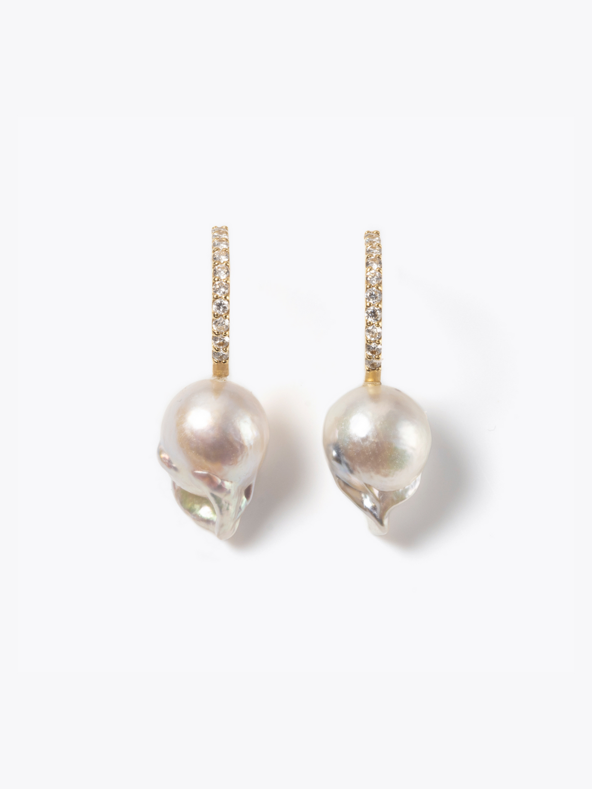 Akoya pearl diamond earrings (pair)の正面画像（ラボグロウンダイヤモンドとアコヤ真珠のイヤリング）
