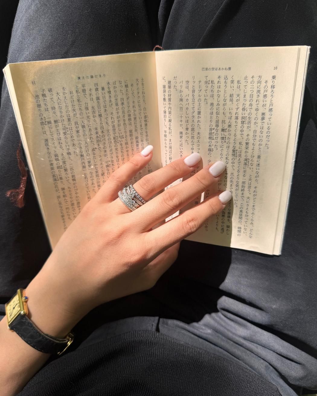 デザイナーの手元（Hands in Paris）